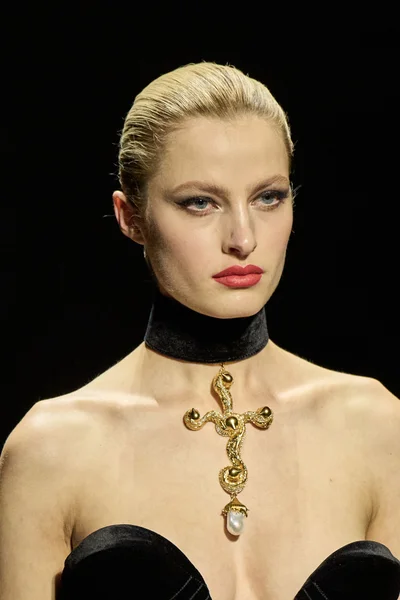 Look 24
